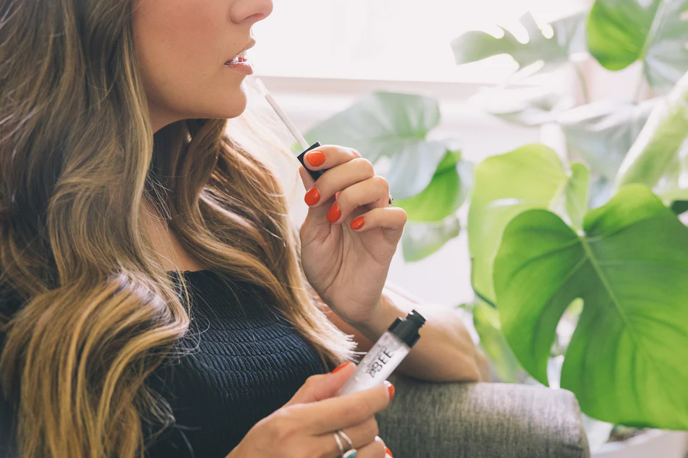 Generation Bee - Hand Made Hydrating Jojoba Oil Lip Gloss - Grapefruit - Image 3